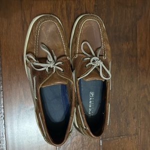 Men’s Sperry Topsider shoes.